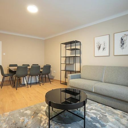 A 2-Bedroom Apartment With A King-Size Bed And A Balcony Is Located Just A 15-Minute Walk From Stephansplatz. Viyana Dış mekan fotoğraf