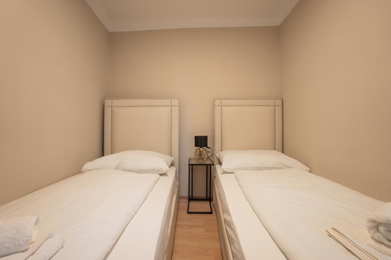 A 2-Bedroom Apartment With A King-Size Bed And A Balcony Is Located Just A 15-Minute Walk From Stephansplatz. Viyana Dış mekan fotoğraf