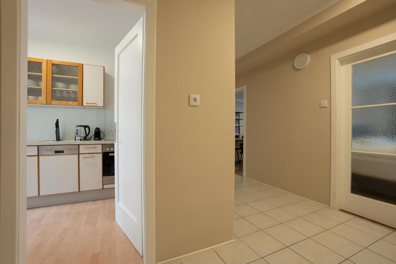 A 2-Bedroom Apartment With A King-Size Bed And A Balcony Is Located Just A 15-Minute Walk From Stephansplatz. Viyana Dış mekan fotoğraf